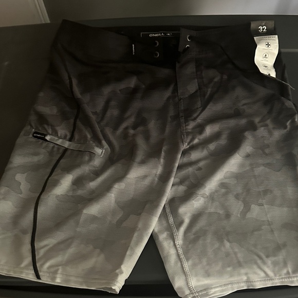 O'Neill Black and Gray Camo Shorts - Picture 1 of 6